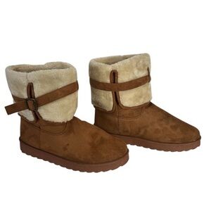 GBG Los Angeles Brown Faux Fur Buckle Boots